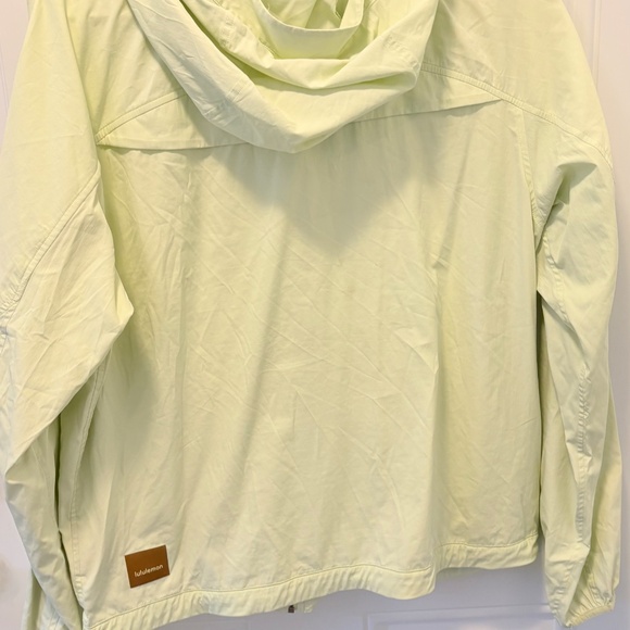 Lululemon lightweight windbreaker - Picture 2 of 5